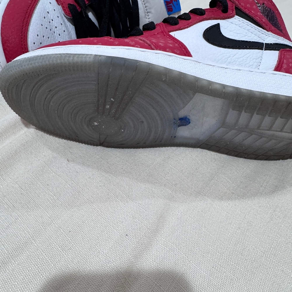Jordan 1 Retro High
Spider-Man Origin Story (GS) - Picture 3 of 8